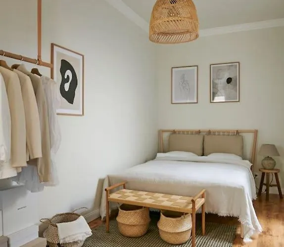 Scandinavian Art 3-Bdr Apartment