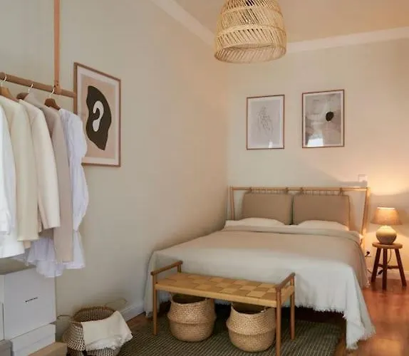 Scandinavian Art 3-Bdr Apartment